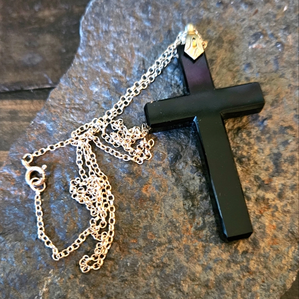 Beautiful Vintage Rose Gold Onyx Cross Necklace